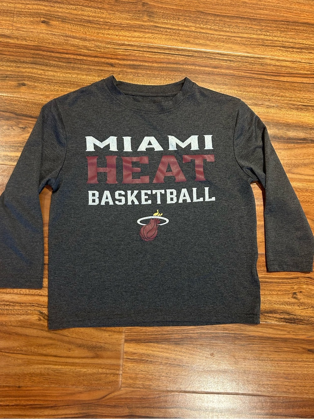 NBA Miami heat basketball long sleeve shirt size 4 5